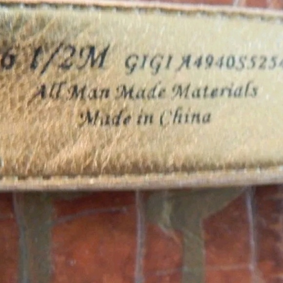 Sam Edelman Gigi Tan Patent T Strap Sandals - Picture 4 of 4